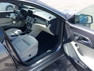 2019 Mercedes-Benz CLA 250 с VIN WDDSJ4EB4KN773539, выставлен на аукционе IAAI как лот 42299213 с пробегом 55 007 миль миль и . История ставок и продаж доступна на DreamBid. Изображение 5.