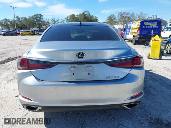2022 Lexus ES 350 z VIN 58ADZ1B18NU121477, wystawiony jako IAAI lot #41434448 z przebiegiem 28 655 mil mil oraz . Historia ofert i sprzedaży dostępna na DreamBid. Obrazek 16.