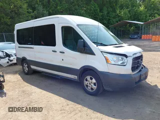 2017 Ford Transit XL z VIN 1FBAX2CM6HKA73047, wystawiony jako IAAI lot #42491621 z przebiegiem 103 912 mil mil oraz . Historia ofert i sprzedaży dostępna na DreamBid. Obrazek 1.