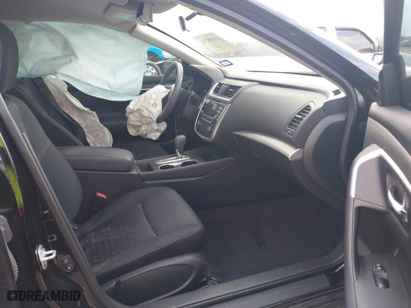 2018 Nissan Altima 2.5 SL with VIN 1N4AL3AP9JC472180, listed as a IAAI auction lot 41498291 with 67,852 mi miles. Bid and sale history available at carsss.com. Image 5.