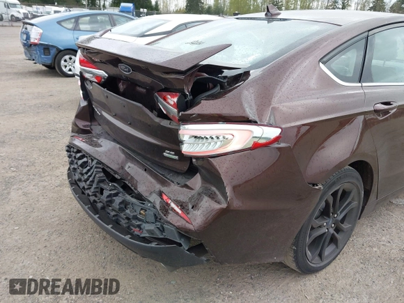 2019 Ford Fusion SE with VIN 3FA6P0HD0KR136232, listed as a IAAI auction lot 42015102 with 66,472 mi miles. Bid and sale history available at carsss.com. Image 6.