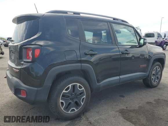 2015 Jeep Renegade Trailhawk z VIN ZACCJBCT1FPC41628, wystawiony jako Copart lot #59054825 z przebiegiem 138 053 mil mil oraz Szkoda całkowita • Salvage title. Historia ofert i sprzedaży dostępna na DreamBid. Obrazek 3.
