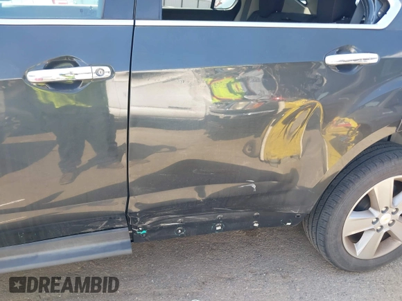 2013 Chevrolet Equinox LT with VIN 2GNFLDE36D6425822, listed as a IAAI auction lot 41820635 with 156,606 mi miles and . Bid and sale history available at DreamBid. Image 6.