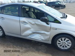 2013 Toyota Prius with VIN JTDKN3DP2D3032147, listed as a IAAI auction lot 41915296 with 207,920 mi miles and . Bid and sale history available at DreamBid. Image 6.