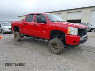 2011 Chevrolet Silverado 1500 LT with VIN 3GCPKSE36BG189128, listed as a IAAI auction lot 41919134 with 224,635 mi miles and . Bid and sale history available at DreamBid. Image 1.