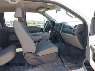 2017 Ford F-250 XLT с VIN 1FT7X2B6XHEF24648, выставлен на аукционе IAAI как лот 42256826 с пробегом 107 678 миль миль и . История ставок и продаж доступна на DreamBid. Изображение 5.