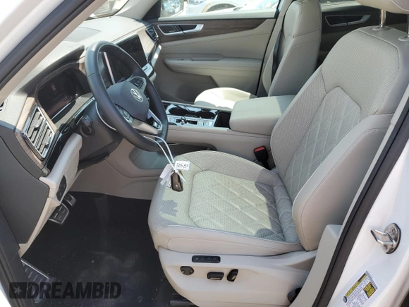 2024 Volkswagen Atlas SEL Premium R-Line with VIN 1V2FR2CA2RC557387, listed as a Copart auction lot 60269075 with 6,676 mi miles and Salvage title. Bid and sale history available at DreamBid. Image 7.