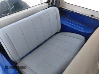 1995 Jeep Wrangler z VIN 1J4FY29S3SP213368, wystawiony jako IAAI lot #42425240 z przebiegiem 96 473 mil mil oraz . Historia ofert i sprzedaży dostępna na DreamBid. Obrazek 8.