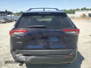 2020 Toyota RAV4 XLE with VIN 2T3W1RFV2LW074325, listed as a Copart auction lot 58693665 with 34,830 mi miles and Salvage title. Bid and sale history available at DreamBid. Image 6.