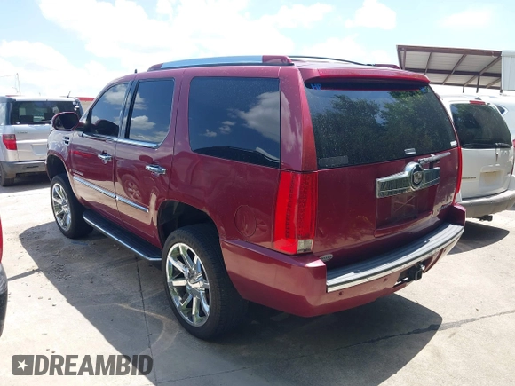 2007 Cadillac Escalade with VIN 1GYFK638X7R418820, listed as a IAAI auction lot 42716951 with Not provided miles and . Bid and sale history available at DreamBid. Image 3.