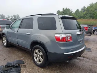 2008 GMC Acadia SLT1 z VIN 1GKEV23778J261888, wystawiony jako IAAI lot #42312437 z przebiegiem 179 577 mil mil oraz . Historia ofert i sprzedaży dostępna na DreamBid. Obrazek 3.