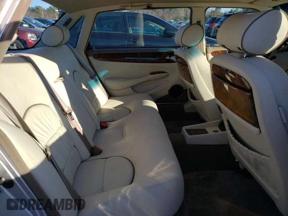 2000 Jaguar XJ Vanden Plas with VIN SAJDA24C7YLF17289, listed as a Copart auction lot 81923924 with 42,689 mi miles and Clean title. Bid and sale history available at DreamBid. Image 10.