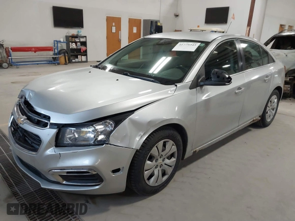 2015 Chevrolet Cruze LT with VIN 1G1PC5SB0F7106006, listed as a IAAI auction lot 41779345 with 127,532 mi miles and . Bid and sale history available at DreamBid. Image 2.