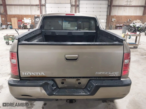 2011 Honda Ridgeline RTS with VIN 5FPYK1F4XBB008020, listed as a IAAI auction lot 41817310 with 227,803 mi miles. Bid and sale history available at carsss.com. Image 16.