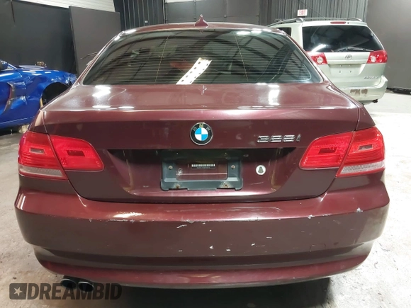 2009 BMW 3 Series 328i xDrive z VIN WBAWC33539PC87767, wystawiony jako IAAI lot #41988576 z przebiegiem 122 842 mil mil oraz . Historia ofert i sprzedaży dostępna na DreamBid. Obrazek 17.