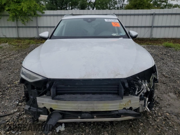2021 Audi e-tron Premium z VIN WA1AAAGE2MB037094, wystawiony jako Copart lot #58707925 z przebiegiem Nie podano mil oraz Szkody całkowita. Historia ofert i sprzedaży dostępna na DreamBid. Obrazek 5.