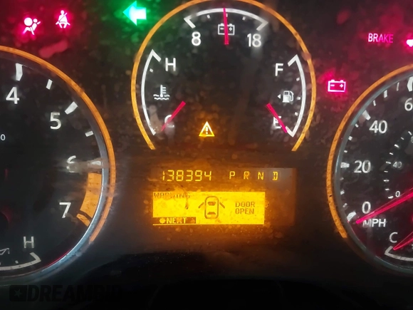 2015 Nissan Titan SV z VIN 1N6BA0ED1FN502929, wystawiony jako IAAI lot #42431227 z przebiegiem 138 394 mil mil oraz . Historia ofert i sprzedaży dostępna na DreamBid. Obrazek 15.