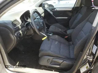 2014 Volkswagen Golf с VIN WVWDB7AJ7EW001565, выставлен на аукционе Copart как лот 67418224 с пробегом 70 169 миль миль и Списание • Salvage title. История ставок и продаж доступна на DreamBid. Изображение 7.