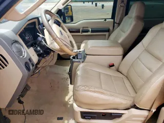 2008 Ford F-250 XL z VIN 1FTSW21R58ED32756, wystawiony jako Copart lot #60530325 z przebiegiem 165 089 mil mil oraz Czysty tytuł • Clean title. Historia ofert i sprzedaży dostępna na DreamBid. Obrazek 7.