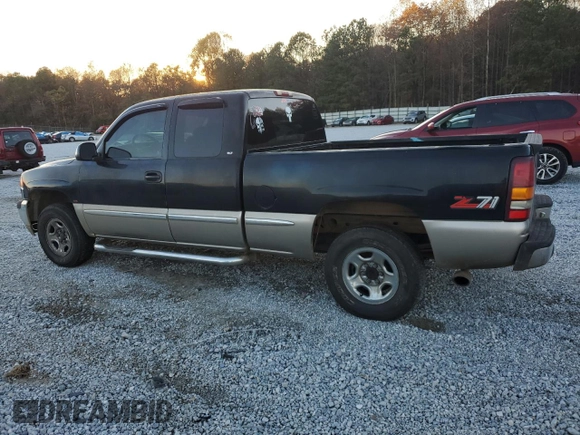 2000 GMC New Sierra 1500 SLE with VIN 2GTEK19T1Y1130467, listed as a Copart auction lot 81105534 with 253,003 mi miles and Salvage Title. Bid and sale history available at carsss.com. Image 2.