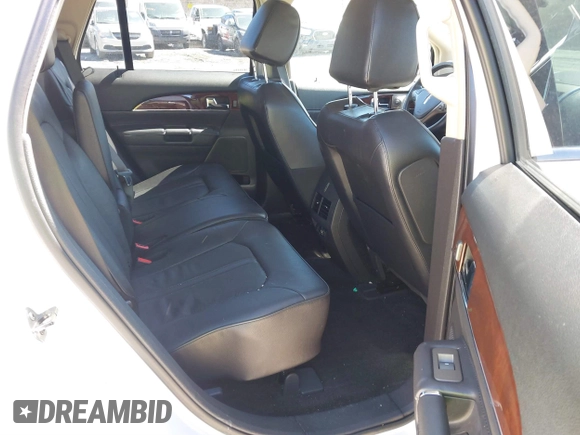 2015 Lincoln MKX with VIN 2LMDJ8JK5FBL28180, listed as a IAAI auction lot 41902983 with 112,790 mi miles. Bid and sale history available at carsss.com. Image 8.