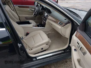 2014 Mercedes-Benz E 350 Sport z VIN WDDHF5KBXEA974847, wystawiony jako IAAI lot #41895287 z przebiegiem 152 703 mil mil oraz . Historia ofert i sprzedaży dostępna na DreamBid. Obrazek 5.