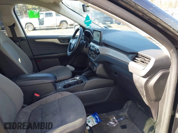 2022 Ford Escape SE with VIN 1FMCU9G68NUB65709, listed as a IAAI auction lot 41686192 with 64,327 mi miles. Bid and sale history available at carsss.com. Image 5.