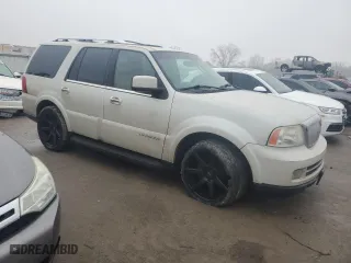 2005 Lincoln Navigator Luxury with VIN 5LMFU28505LJ06747, listed as a Copart auction lot 43131645 with 218,140 mi miles and Salvage Title. Bid and sale history available at carsss.com. Image 4.