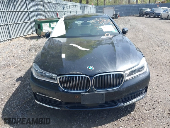 2018 BMW 7 Series ALPINA B7 xDrive with VIN WBA7F2C53JG423869, listed as a IAAI auction lot 41126241 with 70,760 mi miles. Bid and sale history available at carsss.com. Image 12.