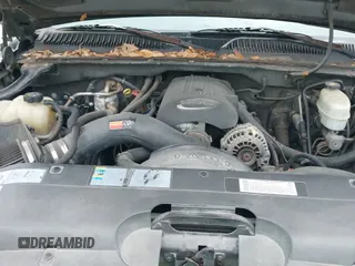 2003 Chevrolet Silverado 1500HD LS z VIN 1GCGK13U63F214778, wystawiony jako IAAI lot #42141435 z przebiegiem 161 669 mil mil oraz . Historia ofert i sprzedaży dostępna na DreamBid. Obrazek 12.