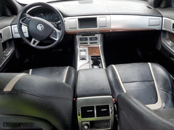 2012 Jaguar XF Portfolio with VIN SAJWA0HB8CLS41130, listed as a Copart auction lot 84322164 with 0 mi miles and Salvage Title. Bid and sale history available at carsss.com. Image 8.