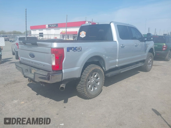 2019 Ford F-250 XL z VIN 1FT7W2B66KEC54893, wystawiony jako IAAI lot #41887418 z przebiegiem 151 950 mil mil oraz . Historia ofert i sprzedaży dostępna na DreamBid. Obrazek 4.