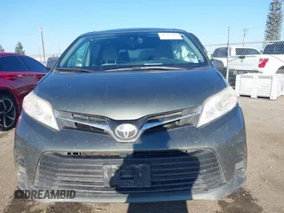 2018 Toyota Sienna LE Auto Access Seat with VIN 5TDKZ3DC5JS932357, listed as a IAAI auction lot 41332285 with 120,559 mi miles. Bid and sale history available at carsss.com. Image 12.