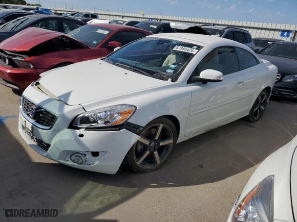2013 Volvo C70 T5 with VIN YV1672MC8DJ136621, listed as a Copart auction lot 67385424 with 29,921 mi miles and Salvage Title. Bid and sale history available at carsss.com. Image 1.