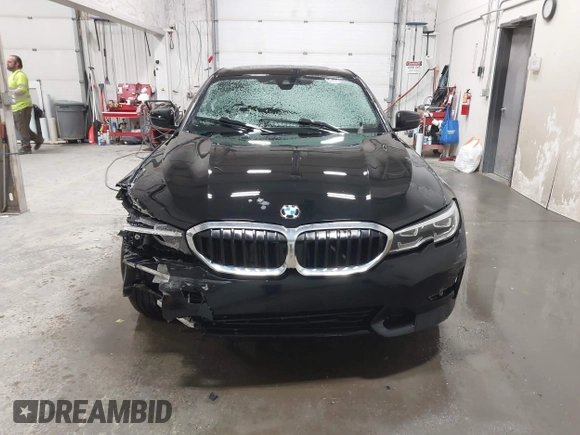 2021 BMW 3 Series 330i with VIN 3MW5R1J04M8B69186, listed as a IAAI auction lot 41576590 with 1 mi miles. Bid and sale history available at carsss.com. Image 11.