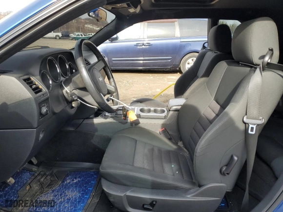 2009 Dodge Challenger R/T with VIN 2B3LJ54T59H594834, listed as a Copart auction lot 44238045 with 102,820 mi miles and Salvage Title. Bid and sale history available at carsss.com. Image 7.