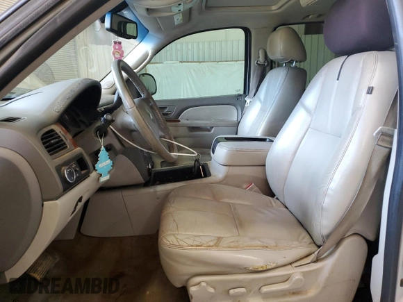 2014 Chevrolet Suburban LT with VIN 1GNSCJE07ER140989, listed as a Copart auction lot 44506315 with 162,490 mi miles and Salvage Title. Bid and sale history available at carsss.com. Image 7.