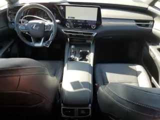 2023 Lexus RX 350 z VIN 2T2BAMCA2PC016603, wystawiony jako Copart lot #61083605 z przebiegiem 22 175 mil mil oraz Szkoda całkowita • Salvage title. Historia ofert i sprzedaży dostępna na DreamBid. Obrazek 8.