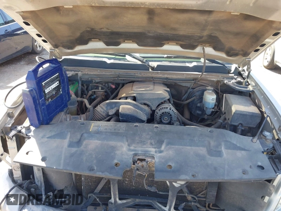 2007 Chevrolet Silverado 1500 LT w/2LT with VIN 2GCEC19J871599355, listed as a IAAI auction lot 41992581 with 261,925 mi miles. Bid and sale history available at carsss.com. Image 10.