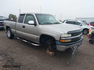 2000 Chevrolet Silverado 1500 LT with VIN 1GCEK19T4YE178639, listed as a IAAI auction lot 41397830 with 289,674 mi miles. Bid and sale history available at carsss.com. Image 1.