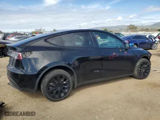 2022 Tesla Model Y Long Range with VIN 7SAYGDEE2NF575433, listed as a Copart auction lot 47576175 with 53,642 mi miles and Salvage Title. Bid and sale history available at carsss.com. Image 3.