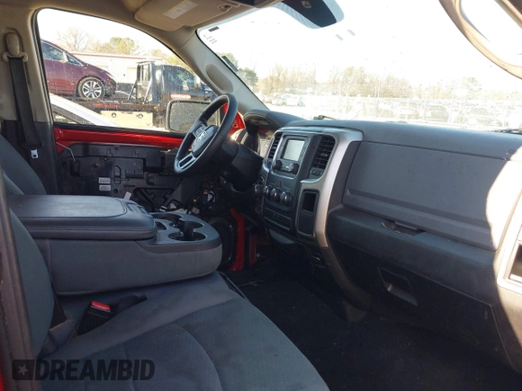 2019 Ram 1500 Big Horn z VIN 1C6RR7TT5KS516896, wystawiony jako IAAI lot #41483225 z przebiegiem 137 409 mil mil oraz . Historia ofert i sprzedaży dostępna na DreamBid. Obrazek 5.
