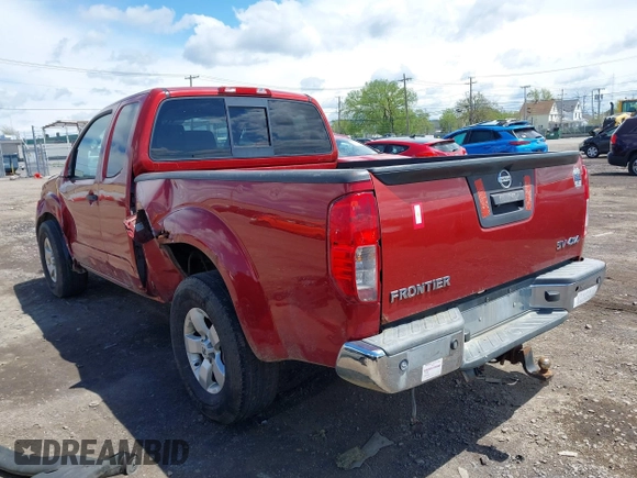2013 Nissan Frontier SV z VIN 1N6AD0CW6DN726685, wystawiony jako IAAI lot #42224267 z przebiegiem 120 914 mil mil oraz . Historia ofert i sprzedaży dostępna na DreamBid. Obrazek 3.