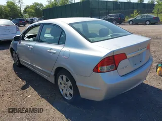 2009 Honda Civic LX z VIN 2HGFA165X9H540160, wystawiony jako IAAI lot #42389457 z przebiegiem 71 737 mil mil oraz . Historia ofert i sprzedaży dostępna na DreamBid. Obrazek 3.
