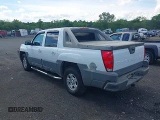 2002 Chevrolet Avalanche with VIN 3GNEC13T92G265370, listed as a IAAI auction lot 42197376 with Not Provided miles and . Bid and sale history available at DreamBid. Image 3.