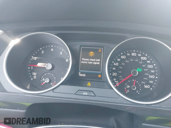 2018 Volkswagen Tiguan SEL with VIN 3VV3B7AX8JM192926, listed as a IAAI auction lot 42034229 with 16,656 mi miles and . Bid and sale history available at DreamBid. Image 7.