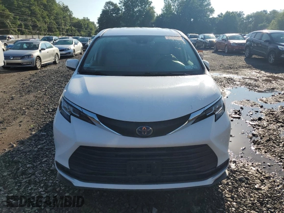 2021 Toyota Sienna LE with VIN 5TDKRKEC1MS044265, listed as a Copart auction lot 65246005 with 84,187 mi miles and Salvage title. Bid and sale history available at DreamBid. Image 5.