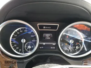 2013 Mercedes-Benz GL 450 z VIN 4JGDF7CE0DA251791, wystawiony jako Copart lot #51180575 z przebiegiem 175 989 mil mil oraz Szkoda całkowita • Salvage title. Historia ofert i sprzedaży dostępna na DreamBid. Obrazek 9.