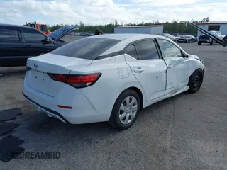 2023 Nissan Sentra S z VIN 3N1AB8BVXPY304722, wystawiony jako IAAI lot #40873711 z przebiegiem 23 110 mil mil oraz . Historia ofert i sprzedaży dostępna na DreamBid. Obrazek 4.