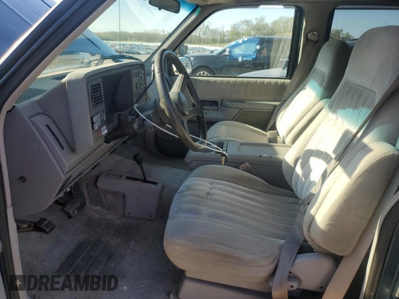 1994 GMC Suburban z VIN 1GKFK16K4RJ754534, wystawiony jako Copart lot #56044145 z przebiegiem 224 747 mil mil oraz Nie do naprawy • Non repairable. Historia ofert i sprzedaży dostępna na DreamBid. Obrazek 7.